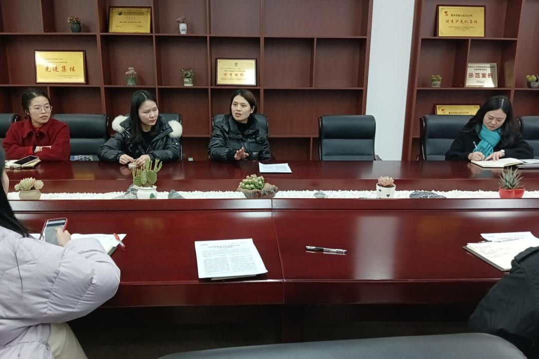 师者如光,微以致远,追光而遇,沐光而行师者如光，微以致远，追光而遇，沐光而行——致敬教育之光