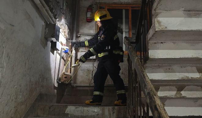 港大女生疑遭电诈跳楼身亡关于香港大学女生疑遭电诈跳楼身亡的事件，这是一起非常令人痛心的悲剧。